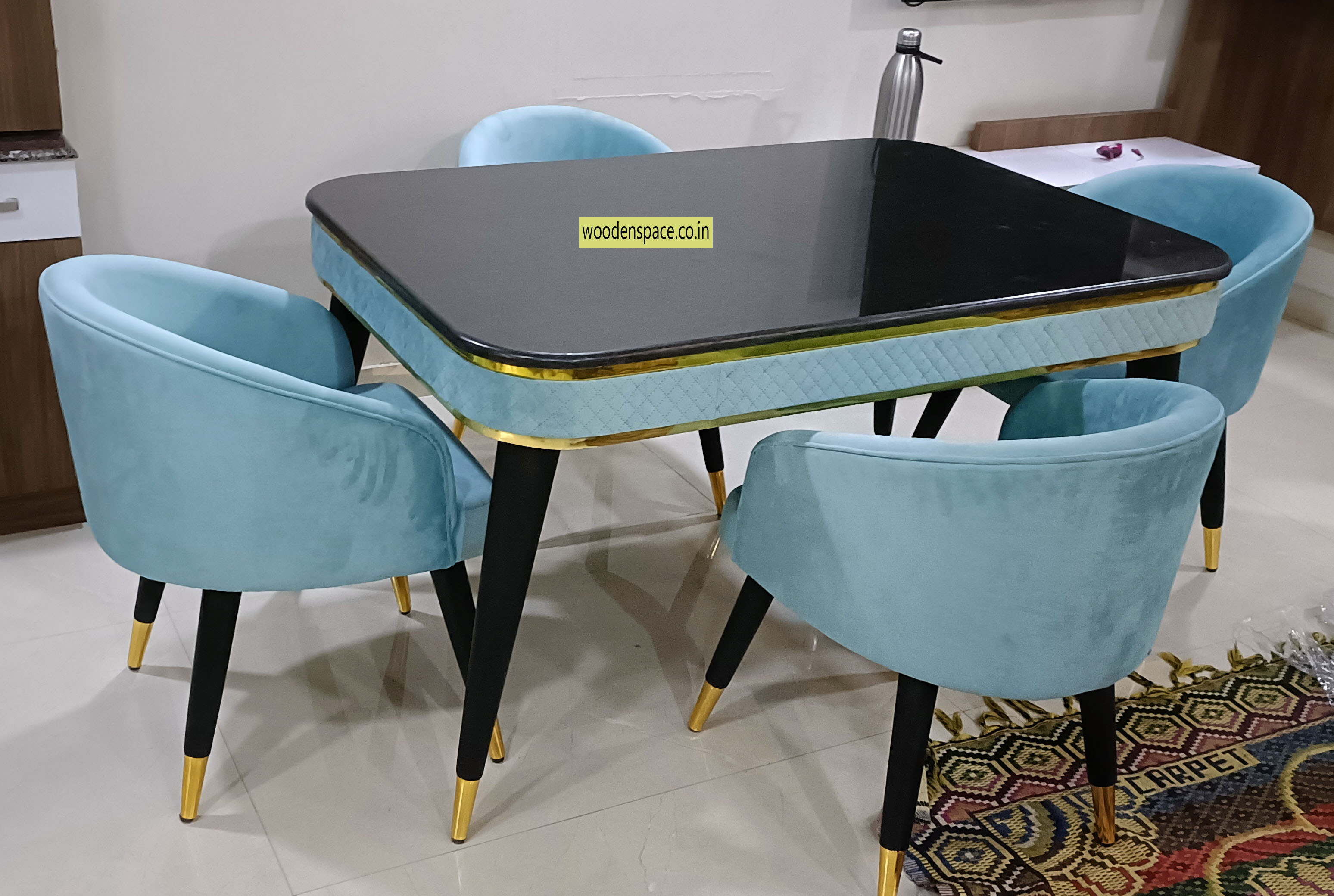 Drone 4 seater dining table